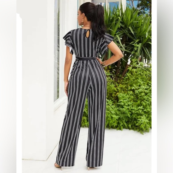 Short sleeved jumpsuit - Picture 2 of 10